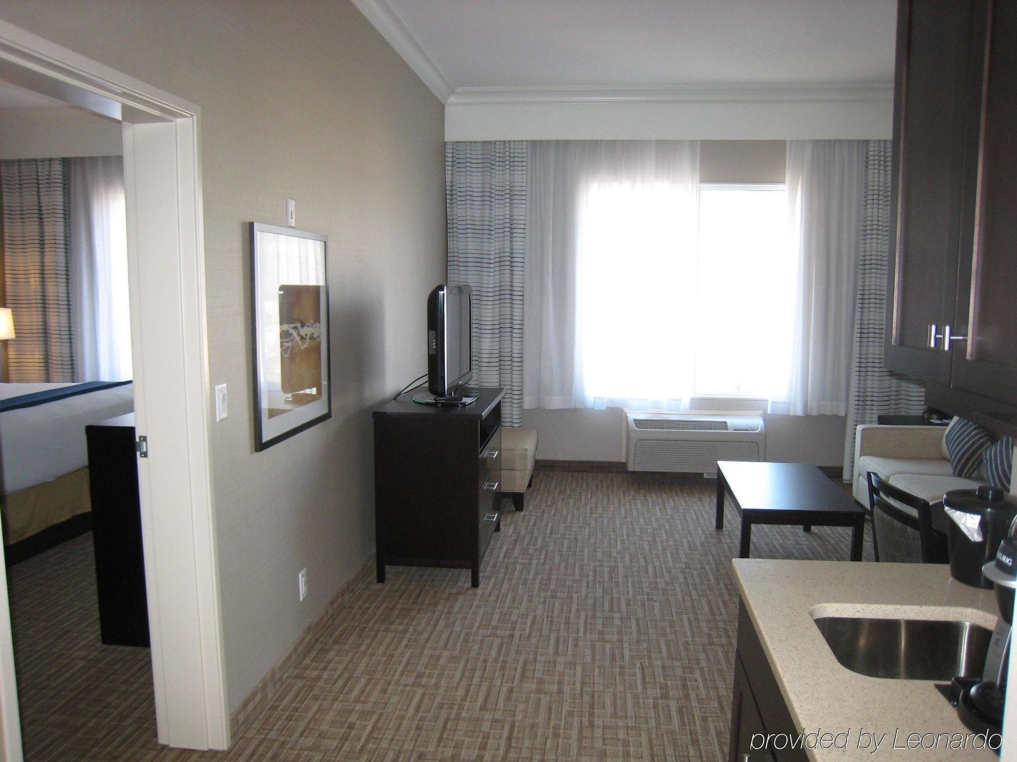 Hotel Kelowna & Conference Centre Εξωτερικό φωτογραφία