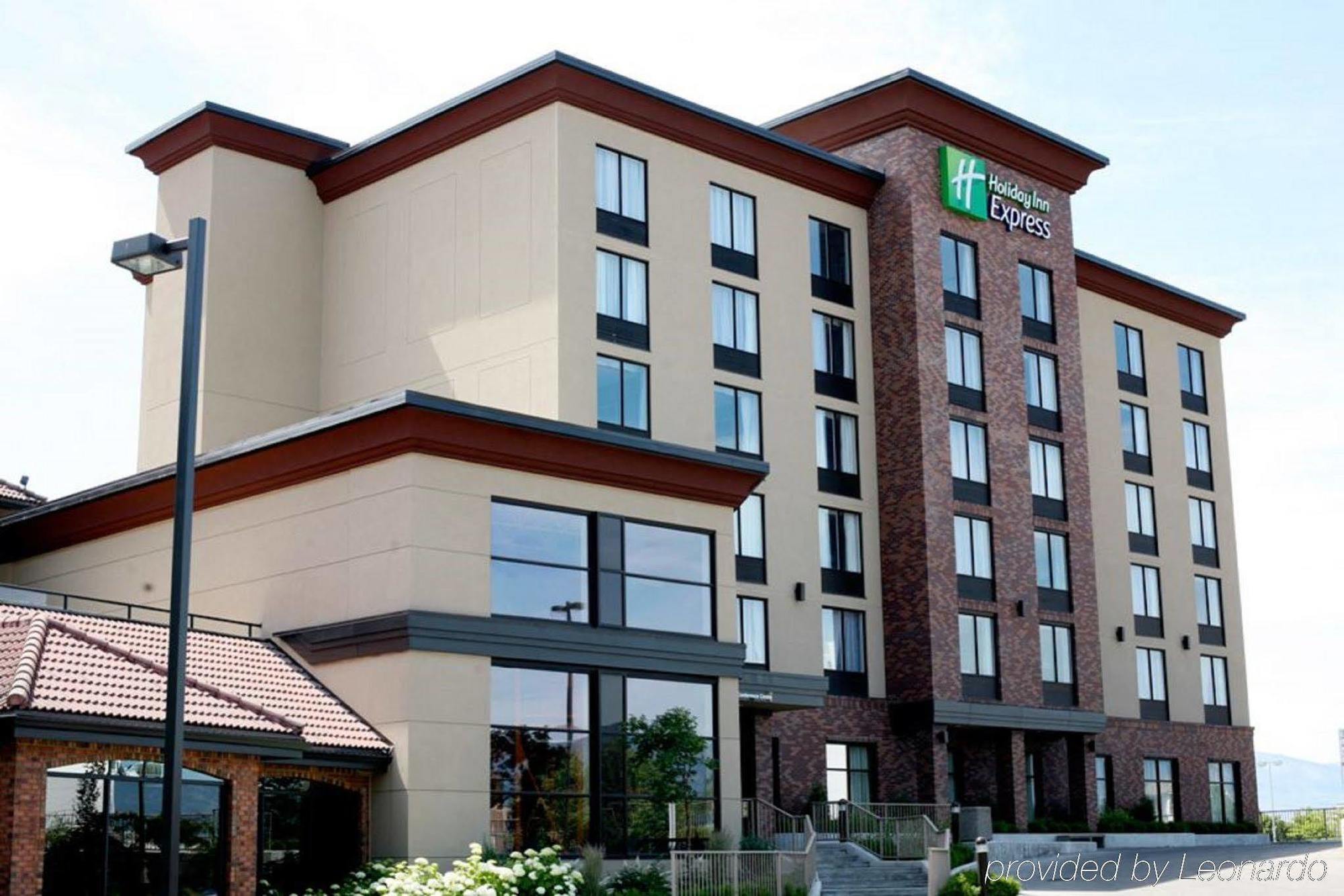 Hotel Kelowna & Conference Centre Εξωτερικό φωτογραφία