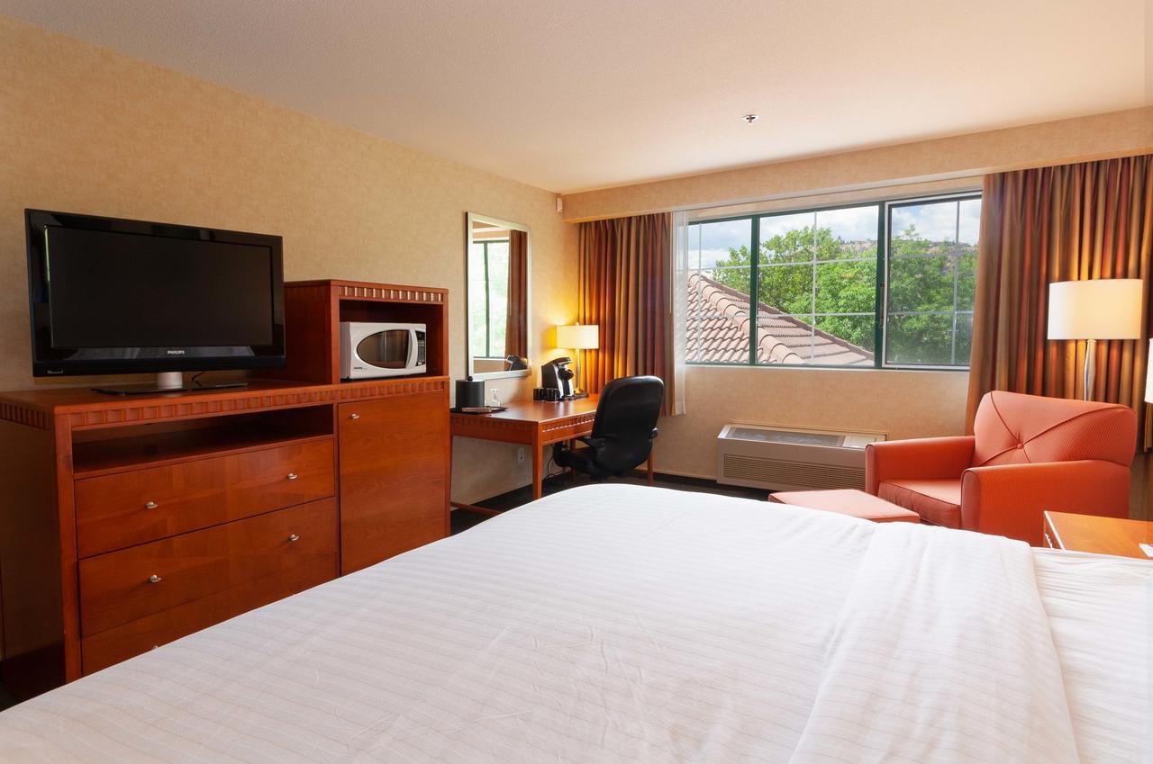 Hotel Kelowna & Conference Centre Εξωτερικό φωτογραφία