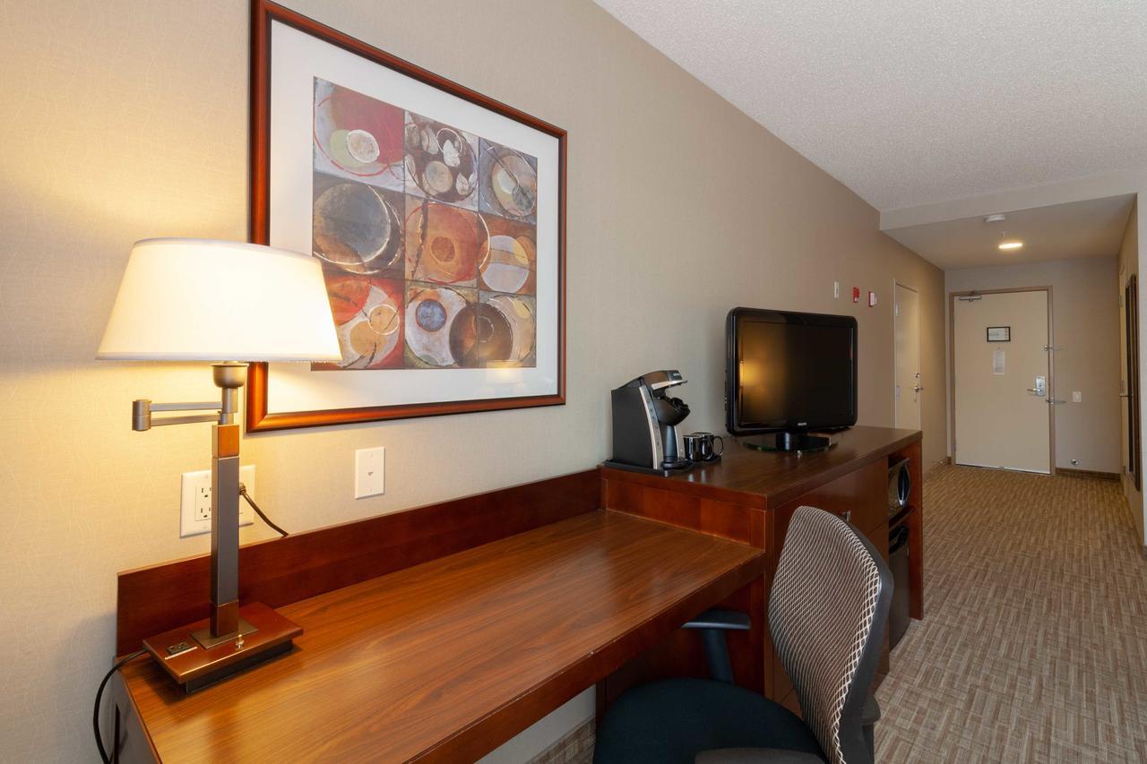 Hotel Kelowna & Conference Centre Εξωτερικό φωτογραφία