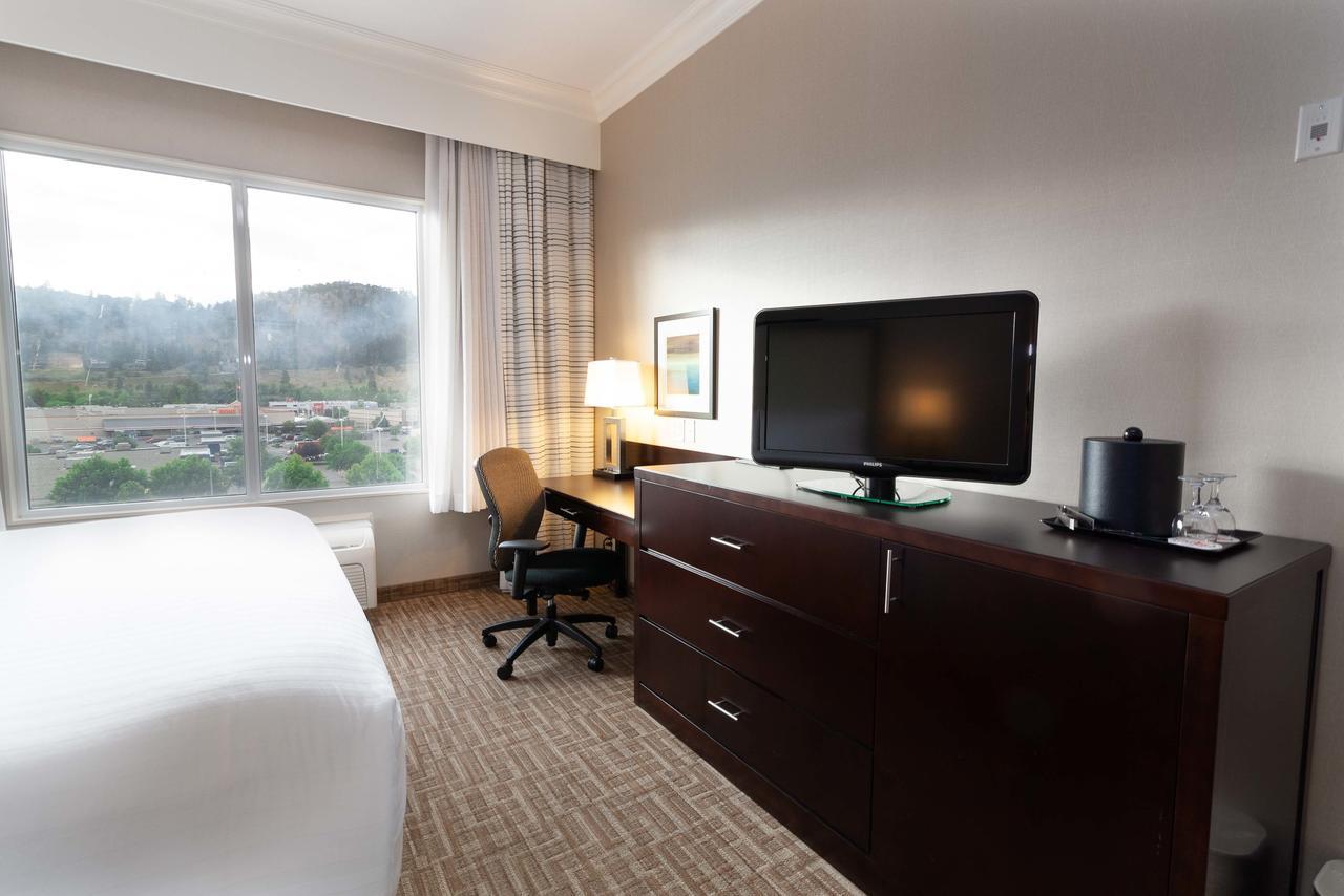 Hotel Kelowna & Conference Centre Εξωτερικό φωτογραφία
