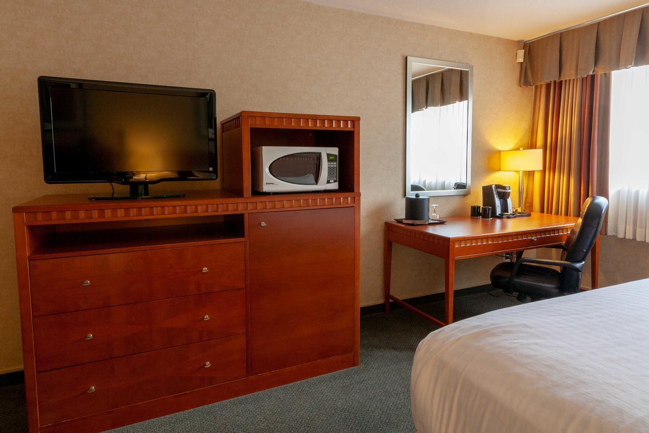 Hotel Kelowna & Conference Centre Εξωτερικό φωτογραφία