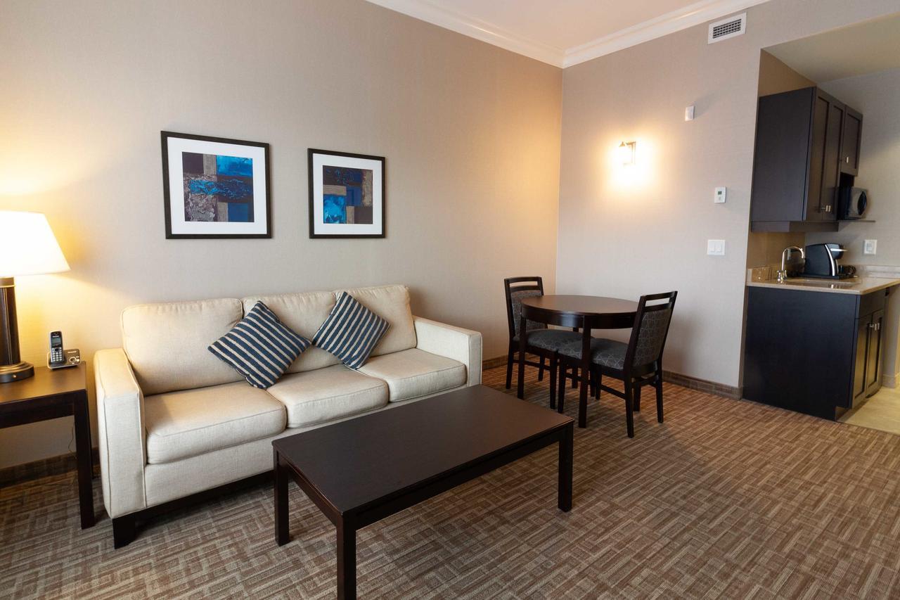 Hotel Kelowna & Conference Centre Εξωτερικό φωτογραφία