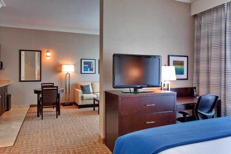 Hotel Kelowna & Conference Centre Εξωτερικό φωτογραφία