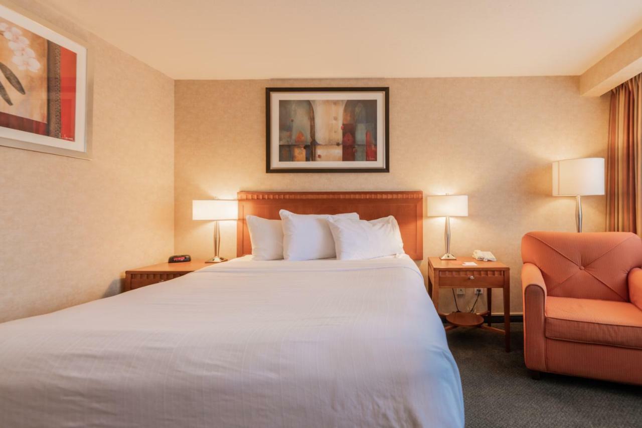 Hotel Kelowna & Conference Centre Εξωτερικό φωτογραφία