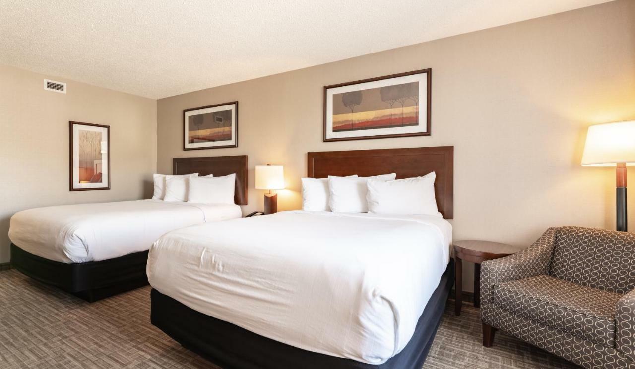 Hotel Kelowna & Conference Centre Εξωτερικό φωτογραφία