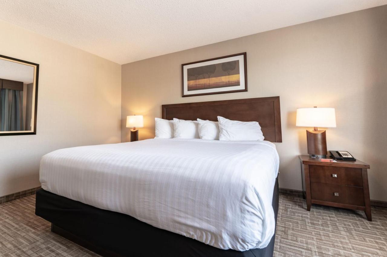 Hotel Kelowna & Conference Centre Εξωτερικό φωτογραφία